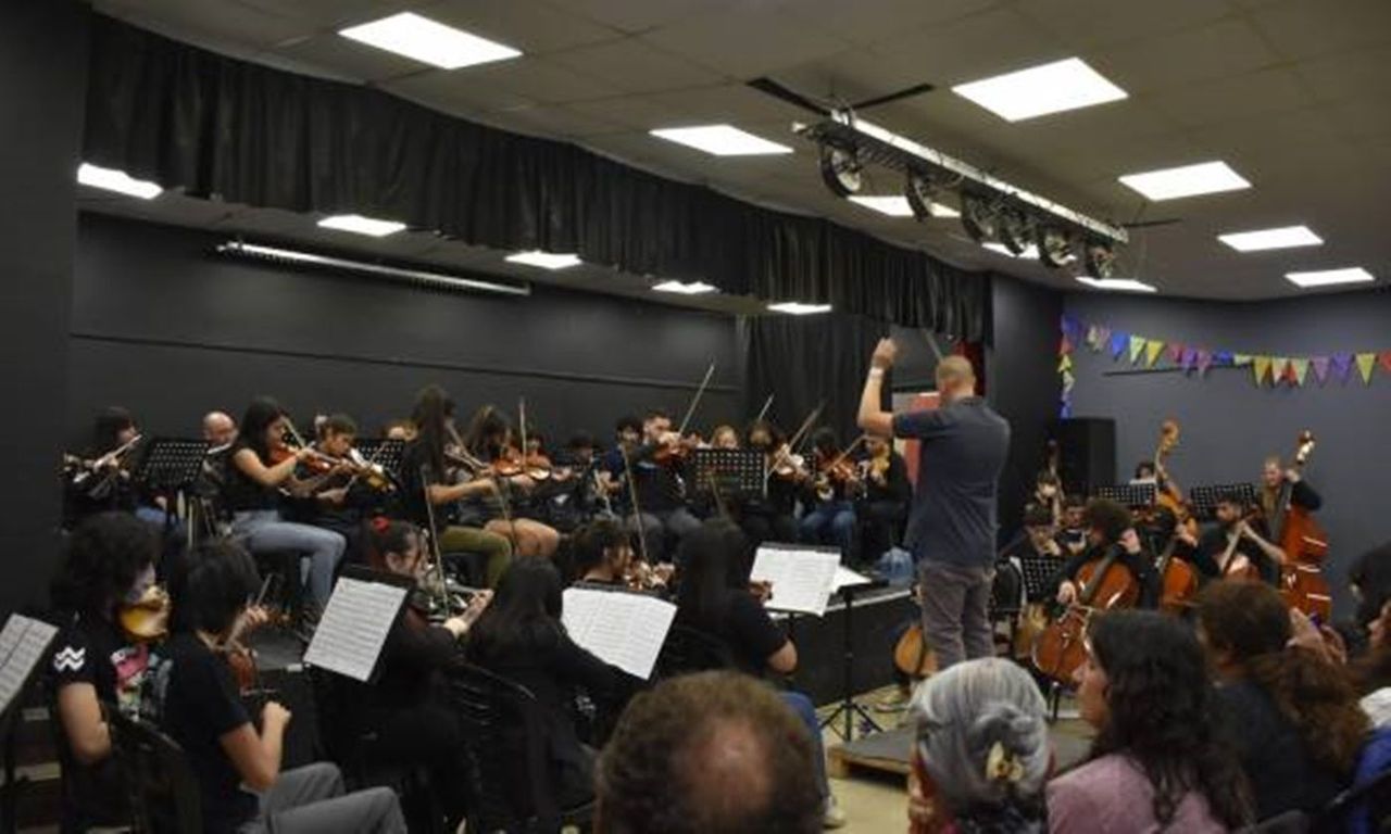 Gran concierto de las Orquestas Provincial de Bosques e Infanto Juvenil de El Alpino