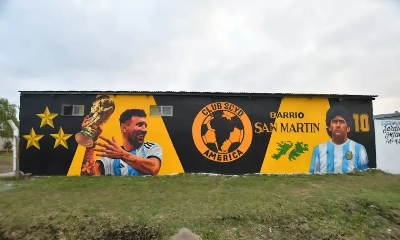 Homenaje a Messi y Maradona: Un mural excepcional en el Club "América"